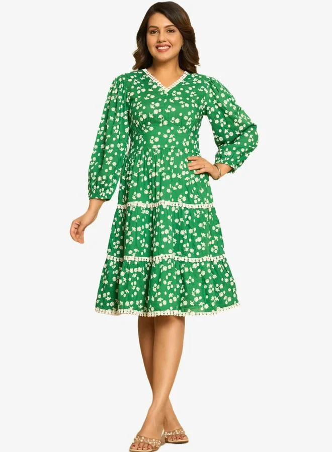 ملائم فستان مطبوع بالزهور الخضراء